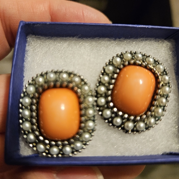 Earrings - Picture 4 of 5